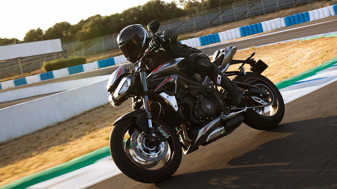 Triumph 2021 STREET TRIPLE)