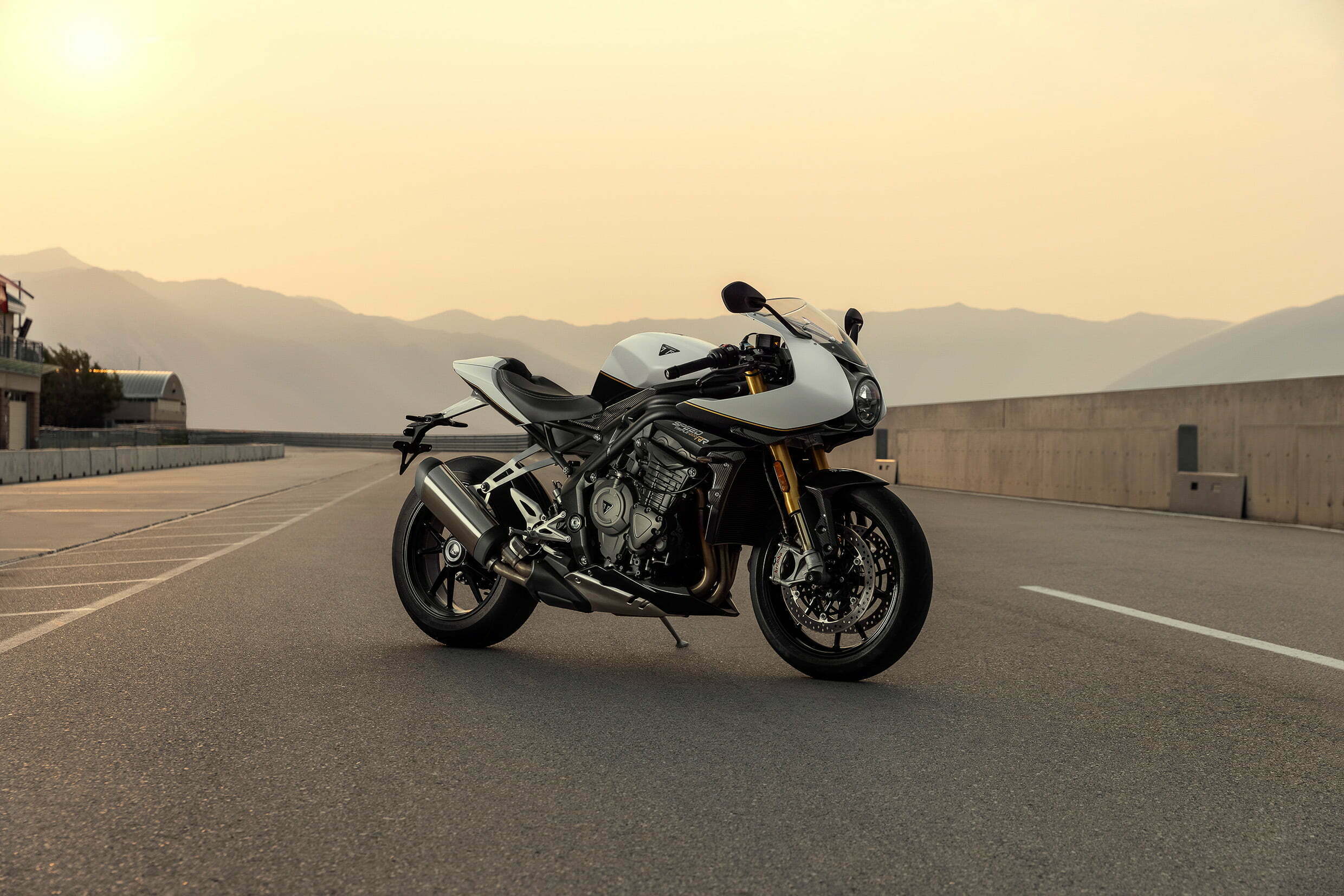 Triumph new SPEED TRIPLE 1200 RR 