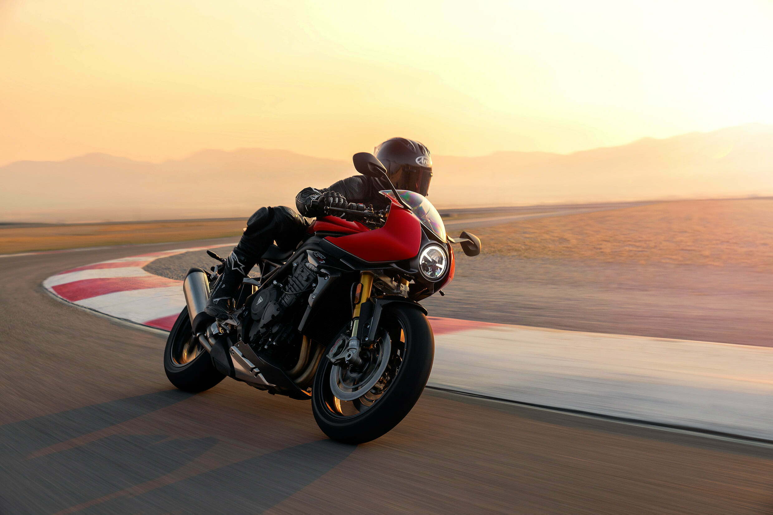 Triumph new SPEED TRIPLE 1200 RR 