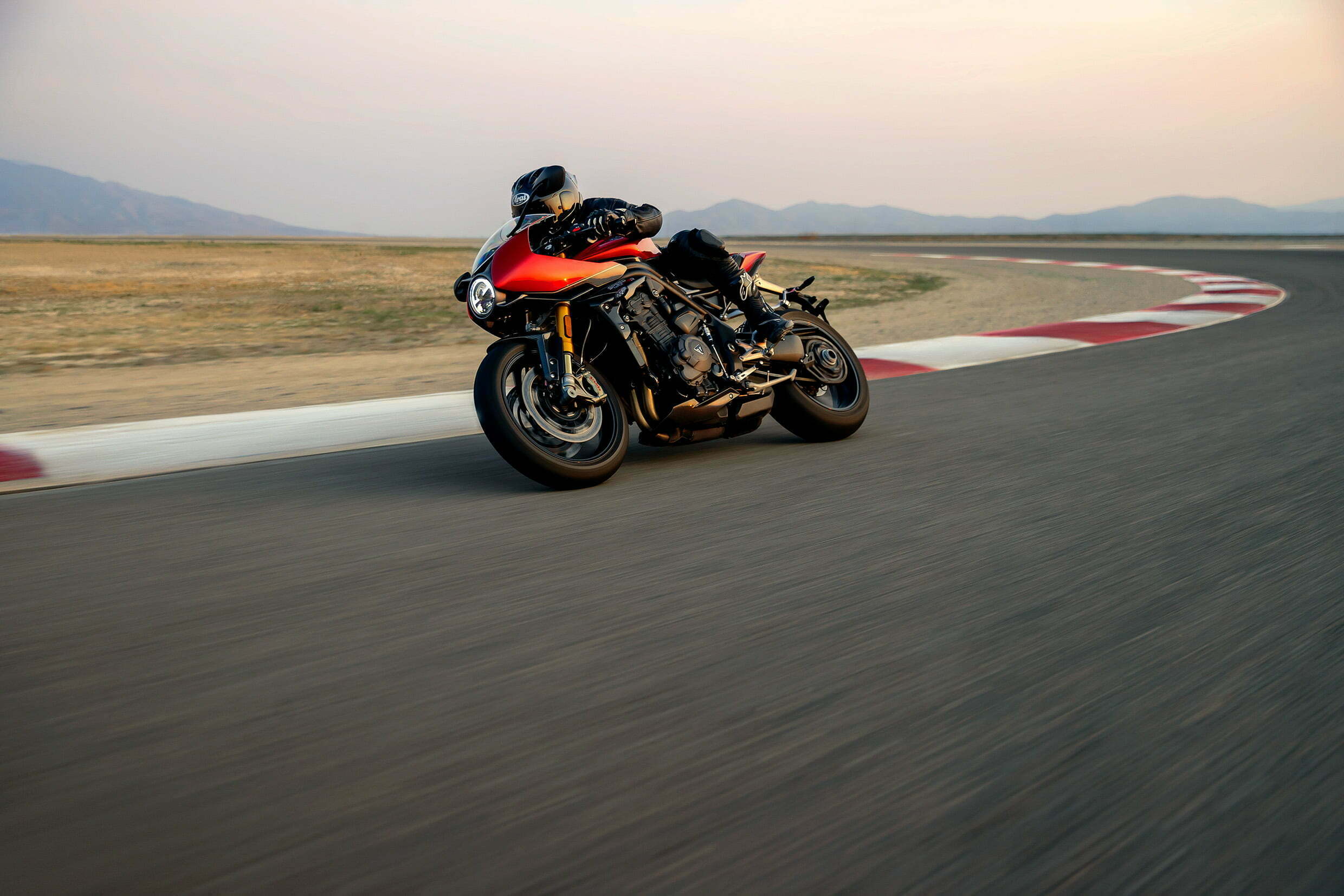 Triumph new SPEED TRIPLE 1200 RR 